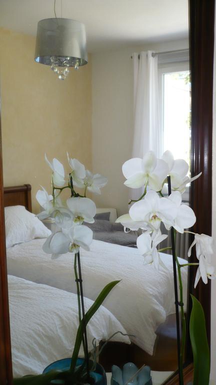 Bed and Breakfast La Maison de Roussille à Francheville  Chambre photo
